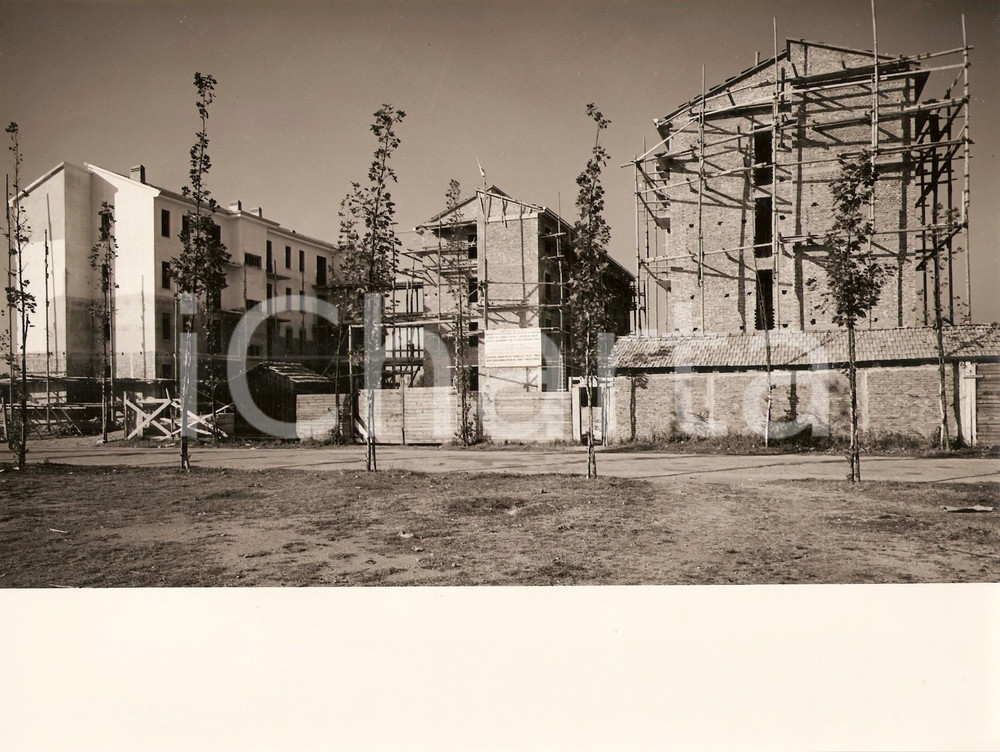 Fotografia d epoca originale 1955 ca VIGEVANO PV Costruzione tre nuovi edifici popolari Fotografia 1