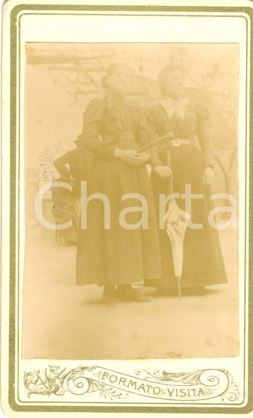 Fotografia d epoca originale 1900 ca ALBAIRATE MI Ida CORSI e Giuseppina CAMPIGLIO in cascina Foto 1