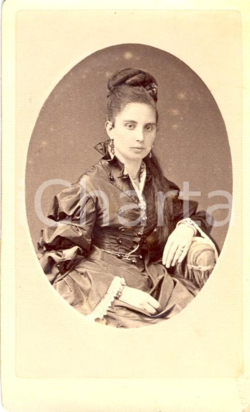 Fotografia d epoca originale 1890 ca GENOVA Ritratto di giovane nobildonna in abito nero Foto GIULIO ROSSI 1