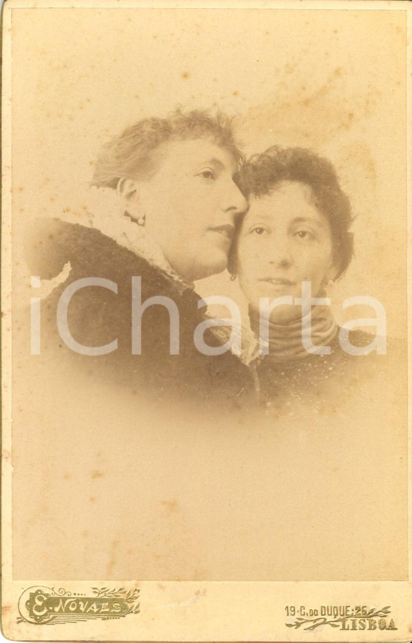 Fotografia d epoca originale 1920 ca LISBONA Ritratto di due donne affiancate Fotografia NOVAES 1