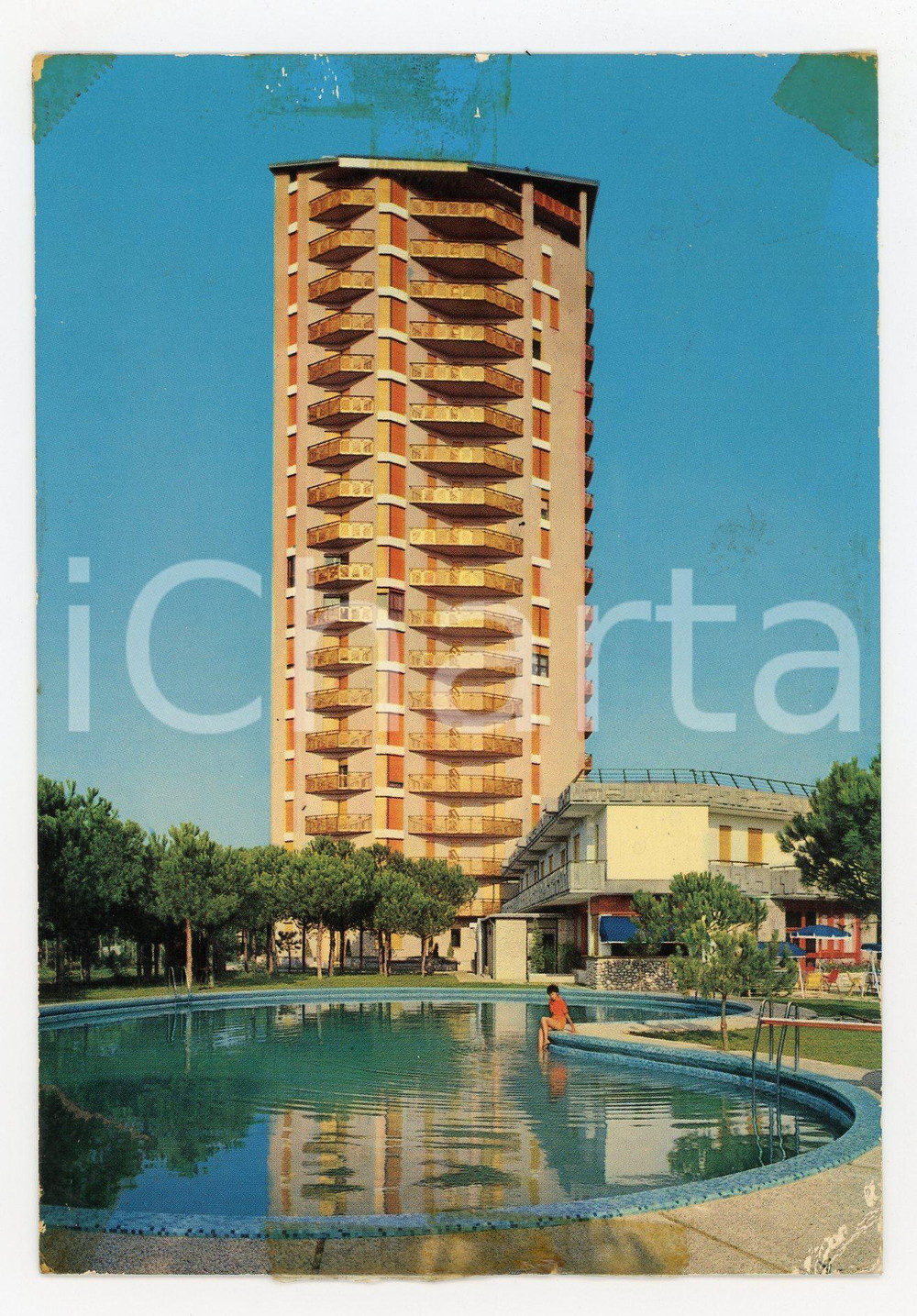 Cartolina originale da collezione 1969 JESOLO LIDO (VE) Grattacielo pineta e piscina *Cartolina DANNEGGIATA FG VG 1
