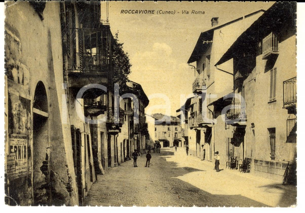 Cartolina originale da collezione 1950 ca ROCCAVIONE CN Veduta di via ROMA Cartolina ANIMATA bambini FG NV 1