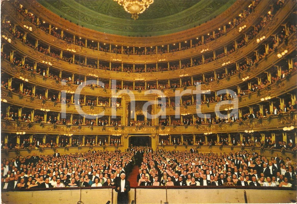 Cartolina originale da collezione 1972 MILANO Teatro alla Scala - Pubblico attende l'inizio della prima *Cartolina 1