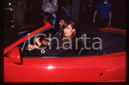 Fotografia d epoca originale Carol ALT modella   Arrivo in FERRARI 1990 ca  35 mm vintage slide 1 1