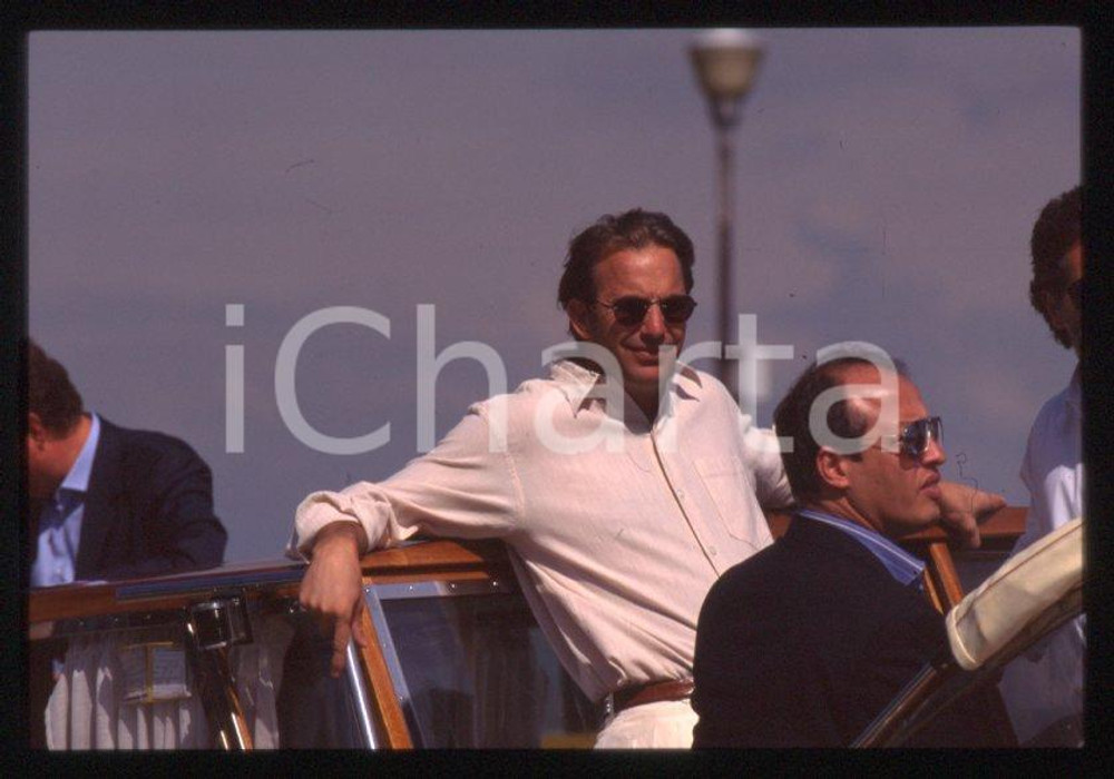 Kevin COSTNER - VENEZIA Mostra del Cinema 1995 * 35 mm vintage slide (43)