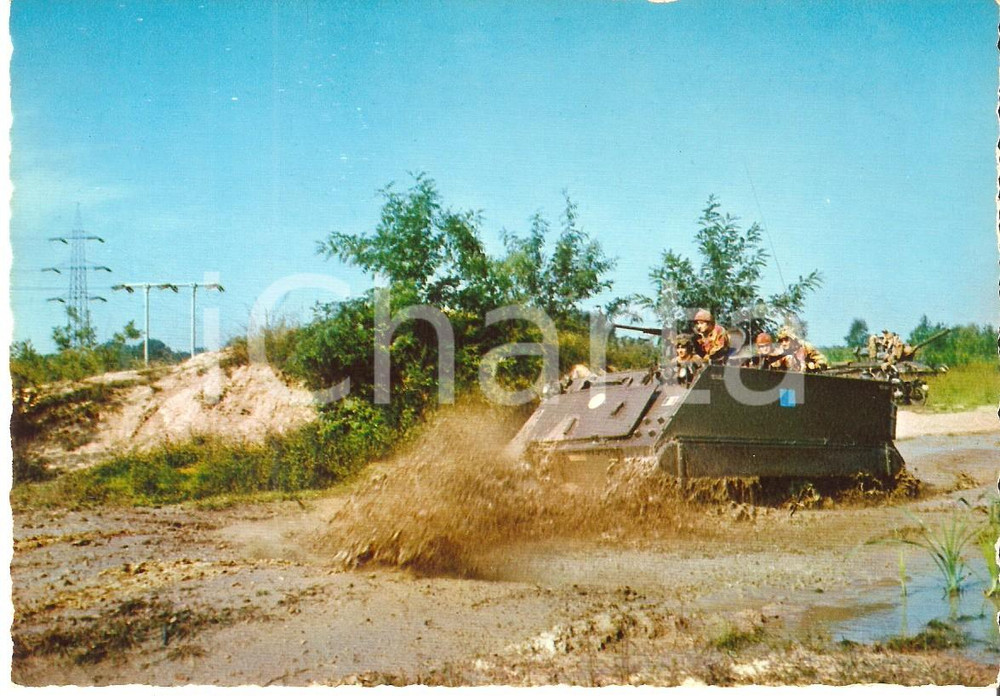Cartolina originale da collezione 1970 ca ESERCITO ITALIANO Carica con mezzo anfibio Cartolina FG NV 1