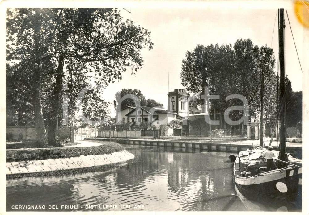 Cartolina originale da collezione 1954 CERVIGNANO (UD) Veduta stabile DISTILLERIE ITALIANE Cartolina animata FG VG 1