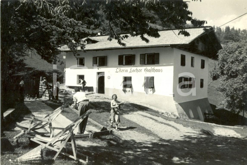 Cartolina originale da collezione 1958 SAN GENESIO ATESINO (BZ) Osteria LOCHER di Georg PICHLER *ANIMATA FG VG 1