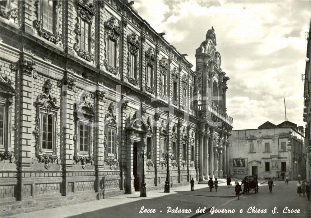 Cartolina originale da collezione 1956 LECCE Palazzo del Governo e CHIESA SANTA CROCE Cartolina postale FG VG 1