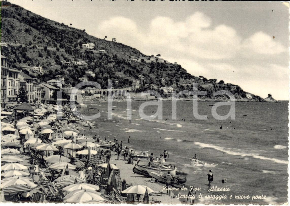 Cartolina originale da collezione 1953 ALASSIO SV Scorcio della spiaggia e nuovo ponte Cartolina ANIMATA FG VG 1