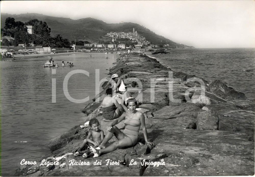 Cartolina originale da collezione 1955 CERVO LIGURE IM Bagnanti sul frangionde Cartolina ANIMATA VG 1