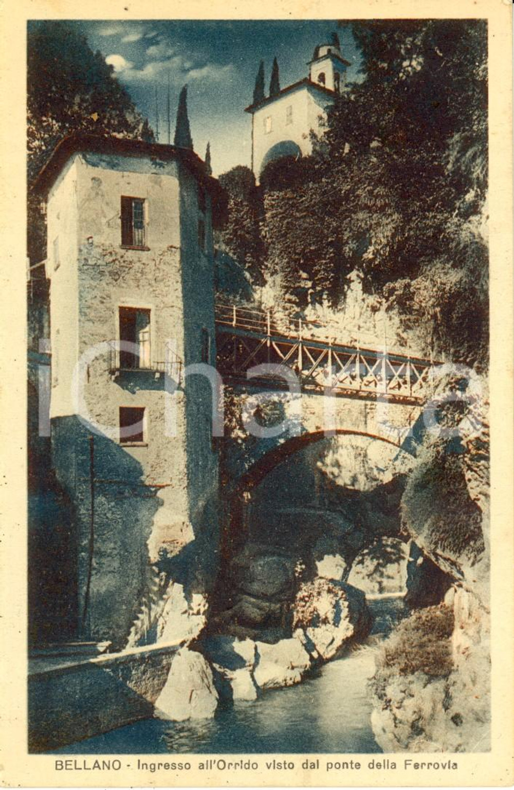 Cartolina originale da collezione 1930 BELLANO (LC) Ingresso all'ORRIDO visto dal ponte della ferrovia *FP VG 1