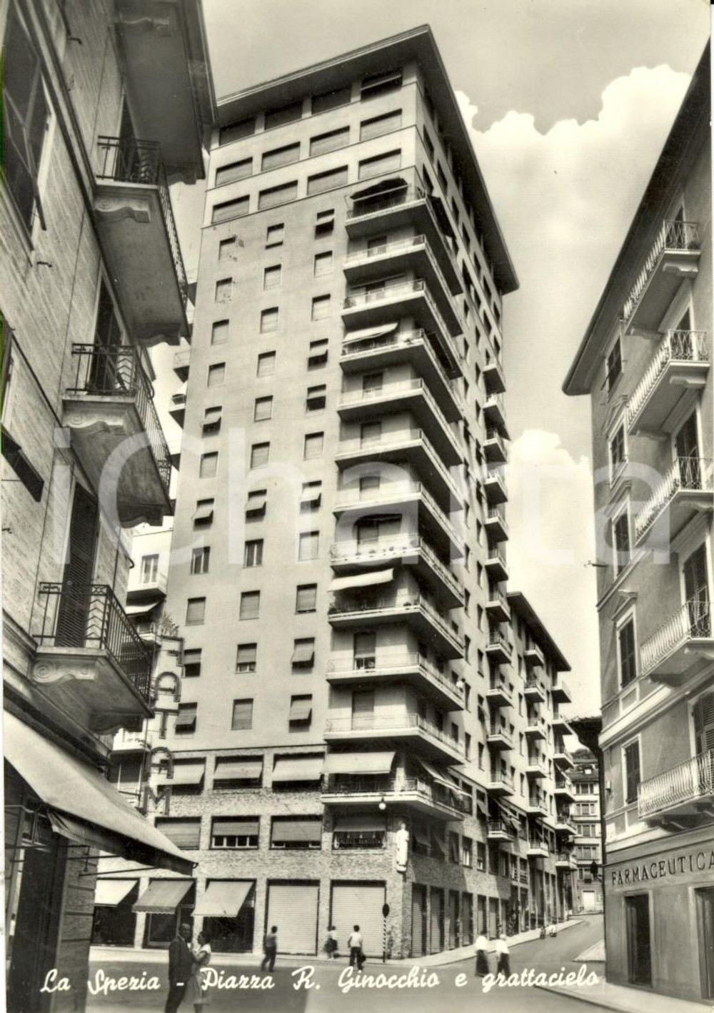 Cartolina originale da collezione 1959 LA SPEZIA Grattacielo in piazza RAMIRO GINOCCHIO *Cartolina ANIMATA FG VG 1