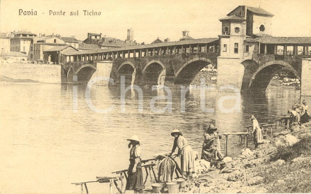 Cartolina originale da collezione 1920 ca PAVIA Lavandaie lungo il TICINO e Ponte COPERTO *Cartolina FP NV 1