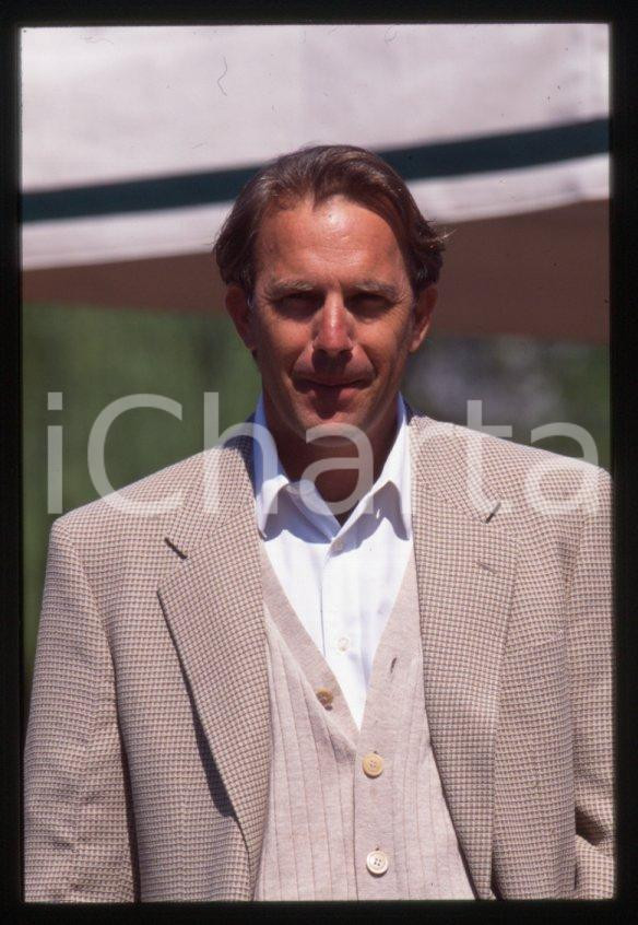Fotografia d epoca originale Kevin COSTNER  VENEZIA Mostra del Cinema 1995  35 mm vintage slide 89 1