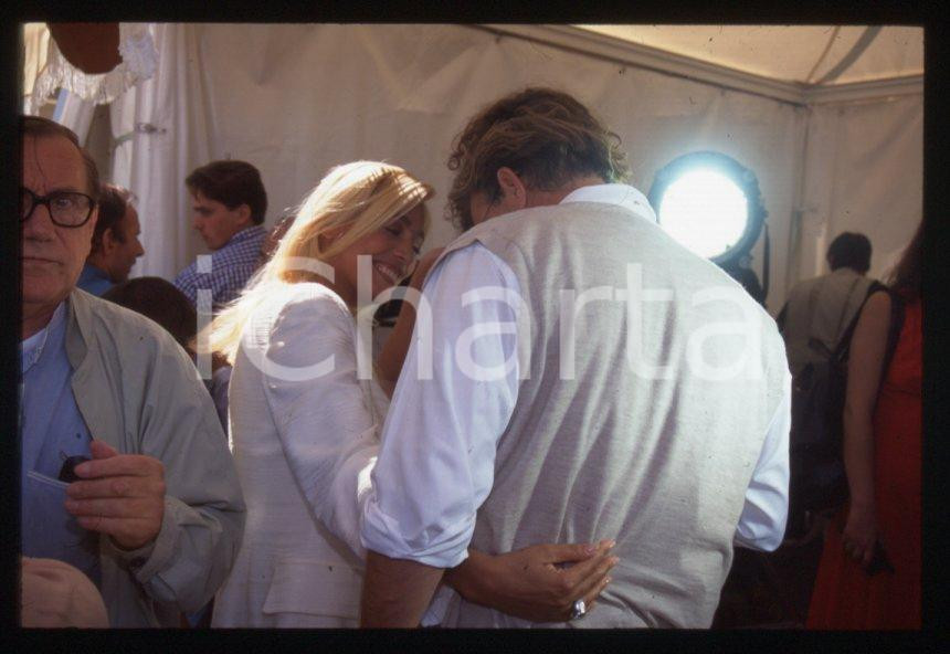 Fotografia d epoca originale Kevin COSTNER Mara VENIER  VENEZIA Mostra Cinema 1995 35 mm vintage slide 3 1