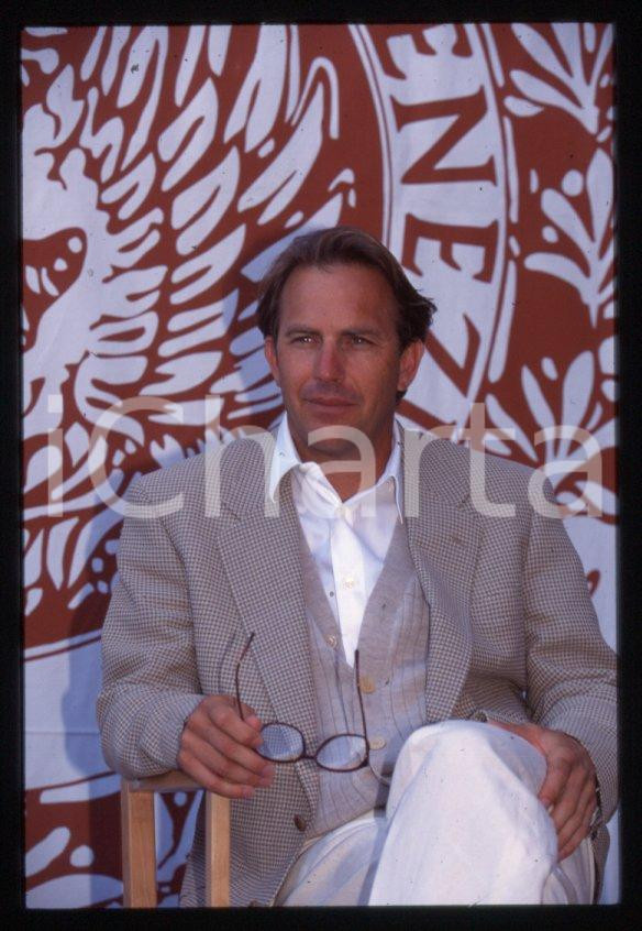 Fotografia d epoca originale Kevin COSTNER  VENEZIA Mostra del Cinema 1995  35 mm vintage slide 119 1