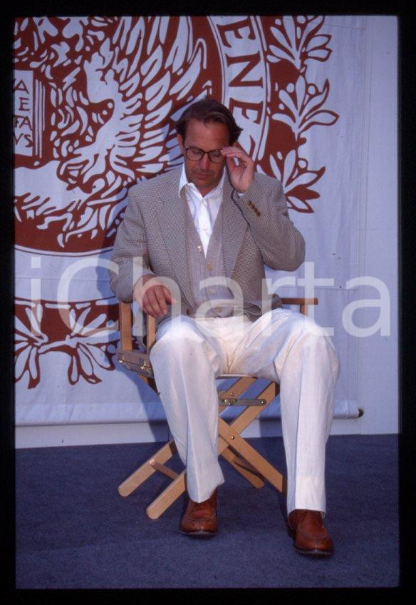 Fotografia d epoca originale Kevin COSTNER  VENEZIA Mostra del Cinema 1995  35 mm vintage slide 121 1