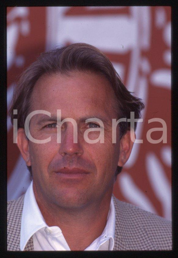 Fotografia d epoca originale Kevin COSTNER  VENEZIA Mostra del Cinema 1995  35 mm vintage slide 137 1