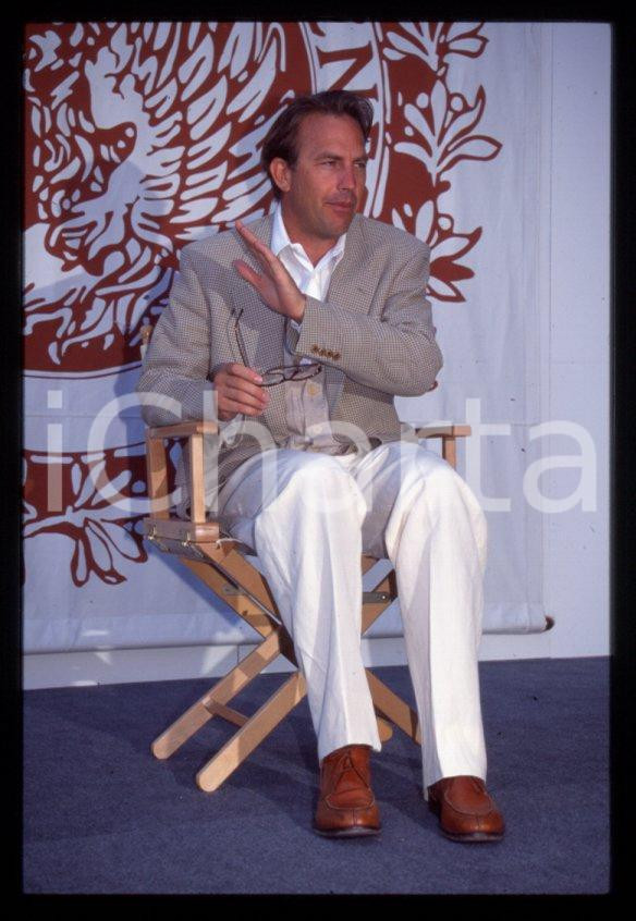 Fotografia d epoca originale Kevin COSTNER  VENEZIA Mostra del Cinema 1995  35 mm vintage slide 125 1