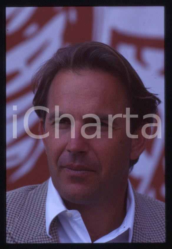 Fotografia d epoca originale Kevin COSTNER  VENEZIA Mostra del Cinema 1995  35 mm vintage slide 156 1
