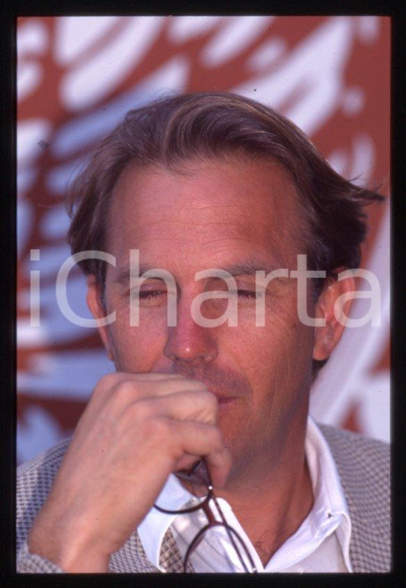 Fotografia d epoca originale Kevin COSTNER  VENEZIA Mostra del Cinema 1995  35 mm vintage slide 157 1