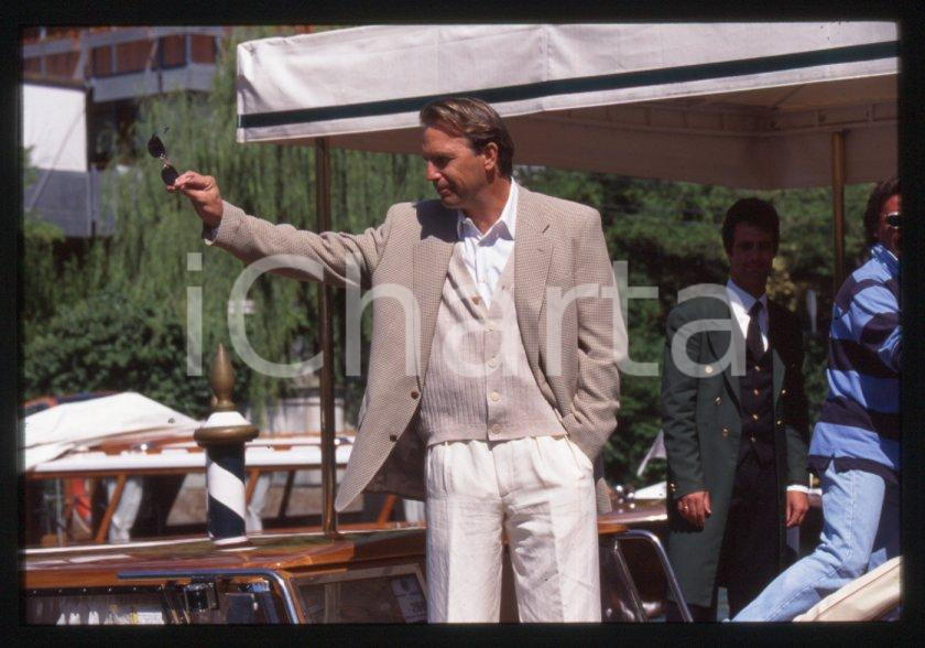 Fotografia d epoca originale Kevin COSTNER  VENEZIA Mostra del Cinema 1995 35 mm vintage slide 51 1