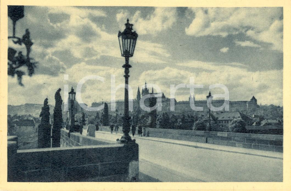 Cartolina originale da collezione 1930 ca PRAGA (CZ) Il Castello di HRADCANY e Ponte CARLO IV *Animata FP NV 1