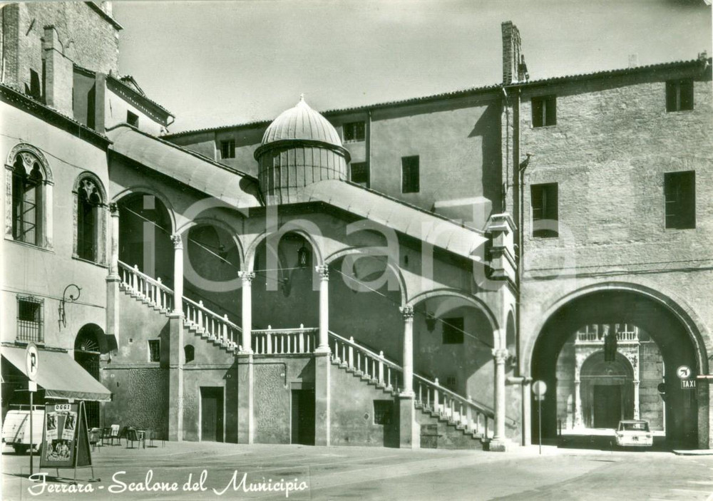 Cartolina originale da collezione 1955 ca FERRARA Lo scalone del Municipio Cartolina postale FG NV 1