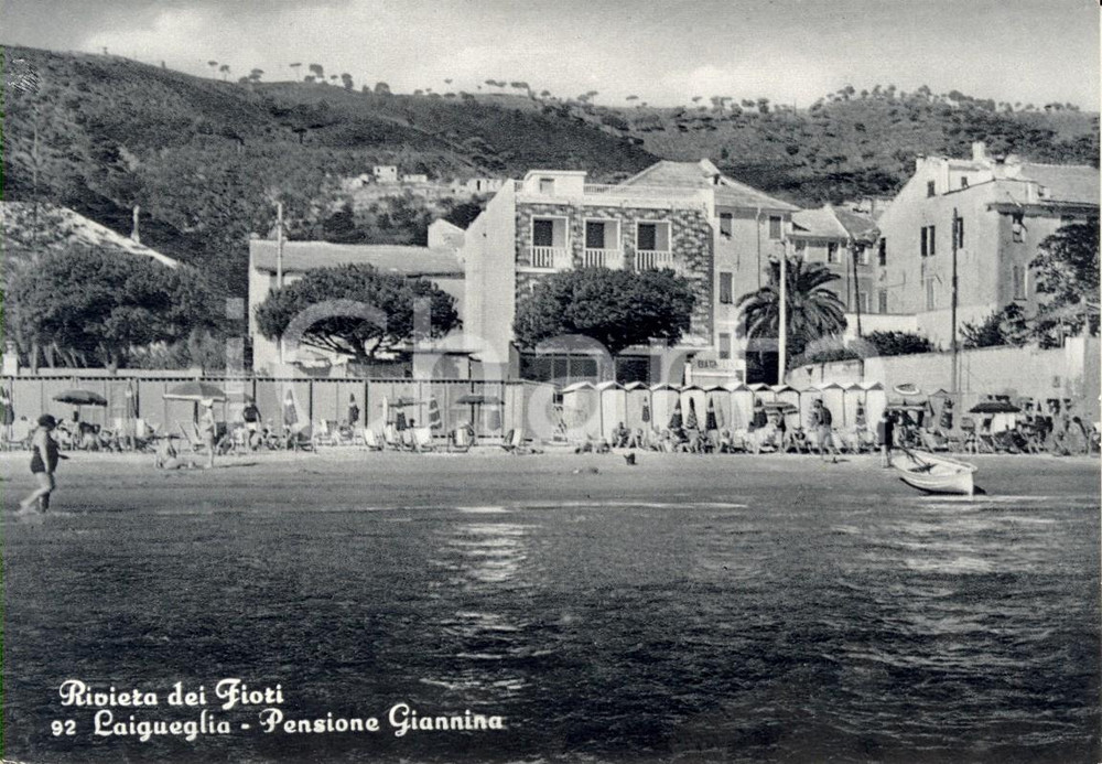 Cartolina originale da collezione 1958 LAIGUEGLIA (SV) RIviera dei FIori Pensione GIANNINA e spiaggia *ANIMATA VG 1