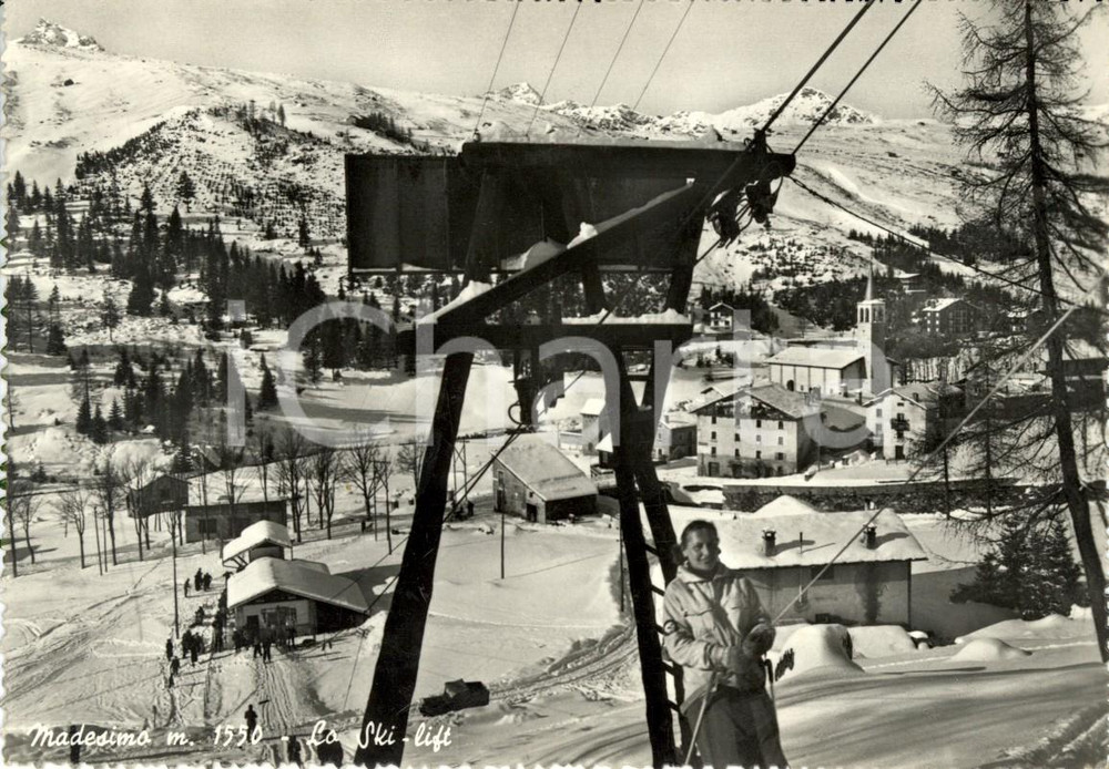 Cartolina originale da collezione 1956 MADESIMO SO Sciatrice su skilift Cartolina ANIMATA FG VG 1