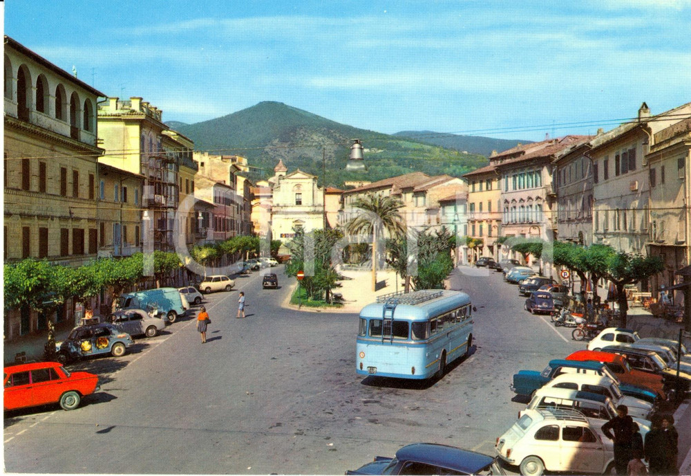 Cartolina originale da collezione 1960 ca POGGIO MIRTETO Piazza Martiri Cartolina VINTAGE Animata corriera 1 1