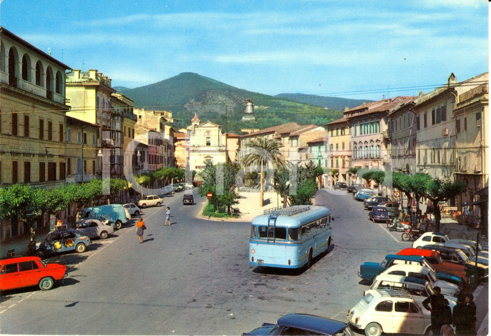 Cartolina originale da collezione 1960 ca POGGIO MIRTETO RI Piazza Martiri Cartolina VINTAGE Animata corriera 2 1