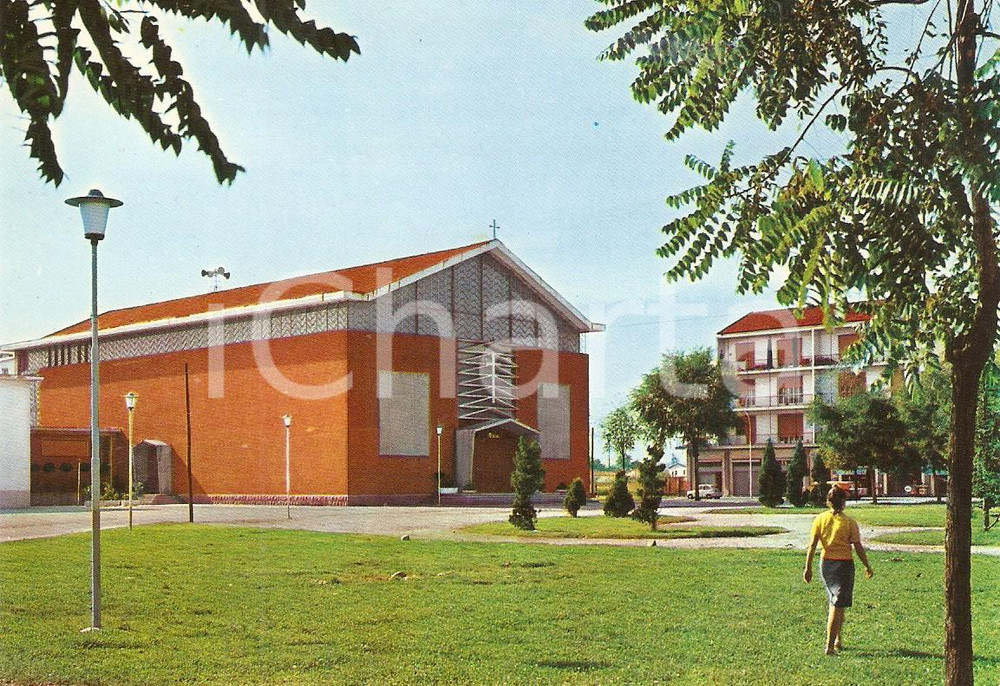 Cartolina originale da collezione 1975 ca BUSTO ARSIZIO Rione BEATA GIULIANA Chiesa di SAN LUIGI  *Cartolina (3) 1
