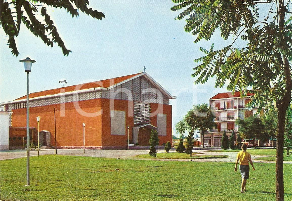 Cartolina originale da collezione 1975 ca BUSTO ARSIZIO Rione BEATA GIULIANA Chiesa di SAN LUIGI  *Cartolina (4) 1