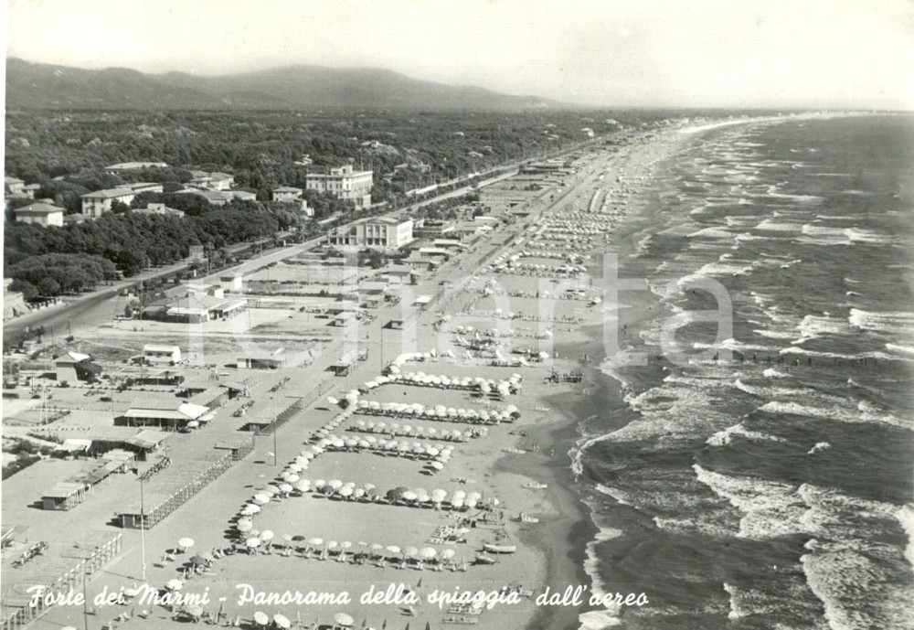 Cartolina originale da collezione 1966 FORTE DEI MARMI (LU) Panorama della spiaggia vista dall'aereo *FG VG 1