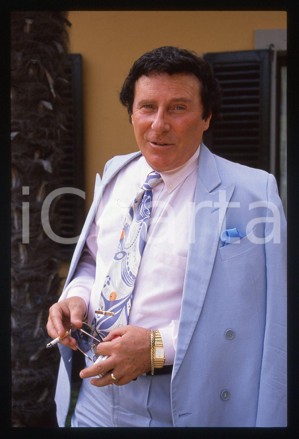 35mm vintage slide* 1990 ca COSTUME Ugo FRISOLI - Ritratto del presentatore (4)