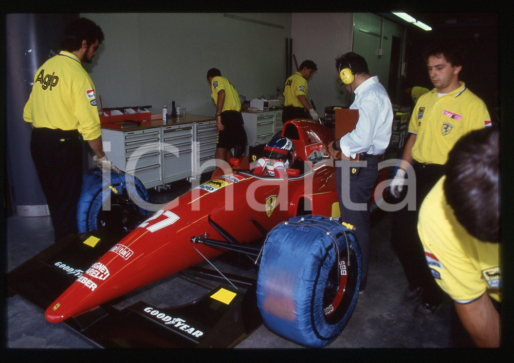 35mm vintage slide* 1992 F1 GP MONZA Jean ALESI su FERRARI F92A ai box (12)