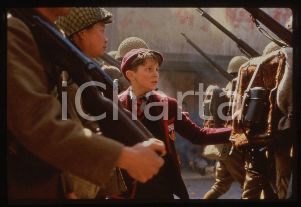 35mm vintage slide*1987 EMPIRE OF THE SUN Christian BALE in una scena del film 4