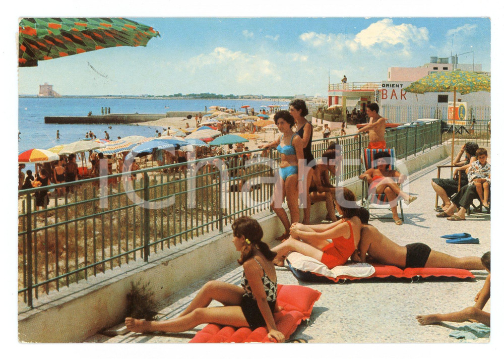 Cartolina originale da collezione 1977 NARDO  LE Donne sui materassini a TORRE LAPILLO  ORIENT Bar FG VG 1