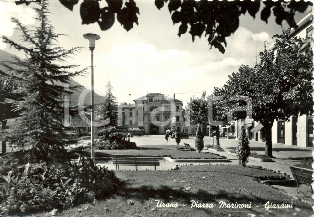 Cartolina originale da collezione 1966 TIRANO SO Veduta di Piazza Marinoni e SHELL Cartolina animata FG VG 1