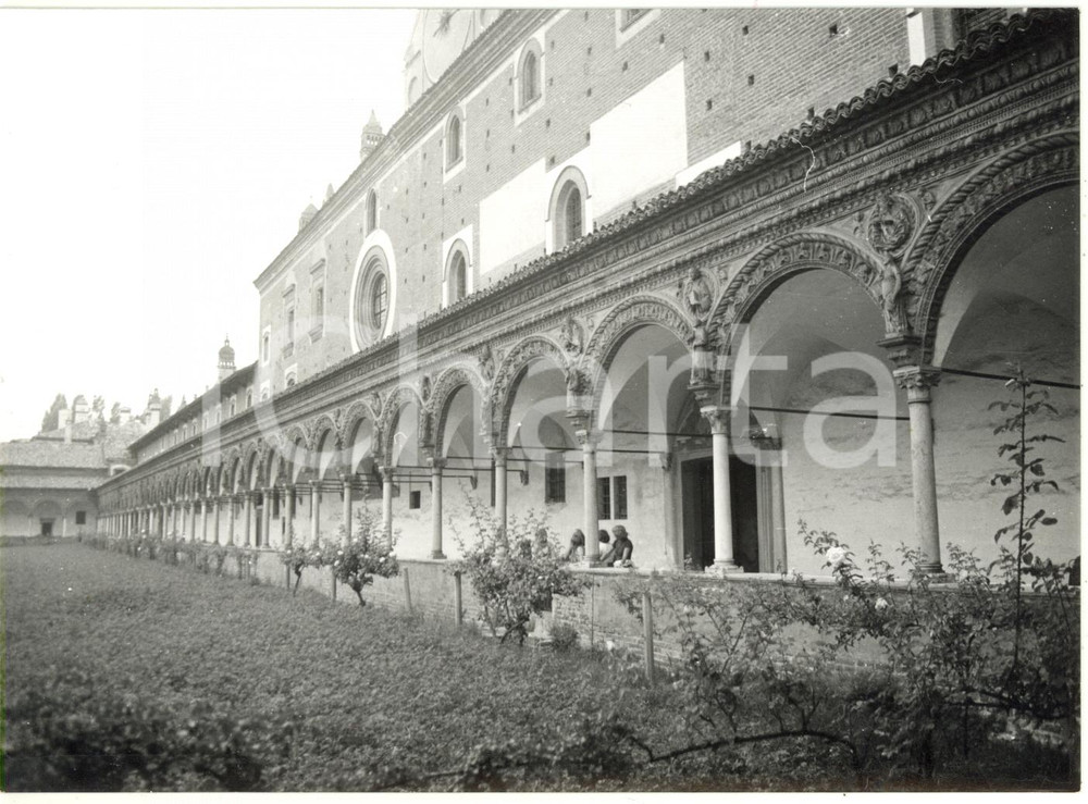 Fotografia d epoca originale 1976 CERTOSA DI PAVIA  Veduta del portico del chiosco grande Fotografia 18x13 1