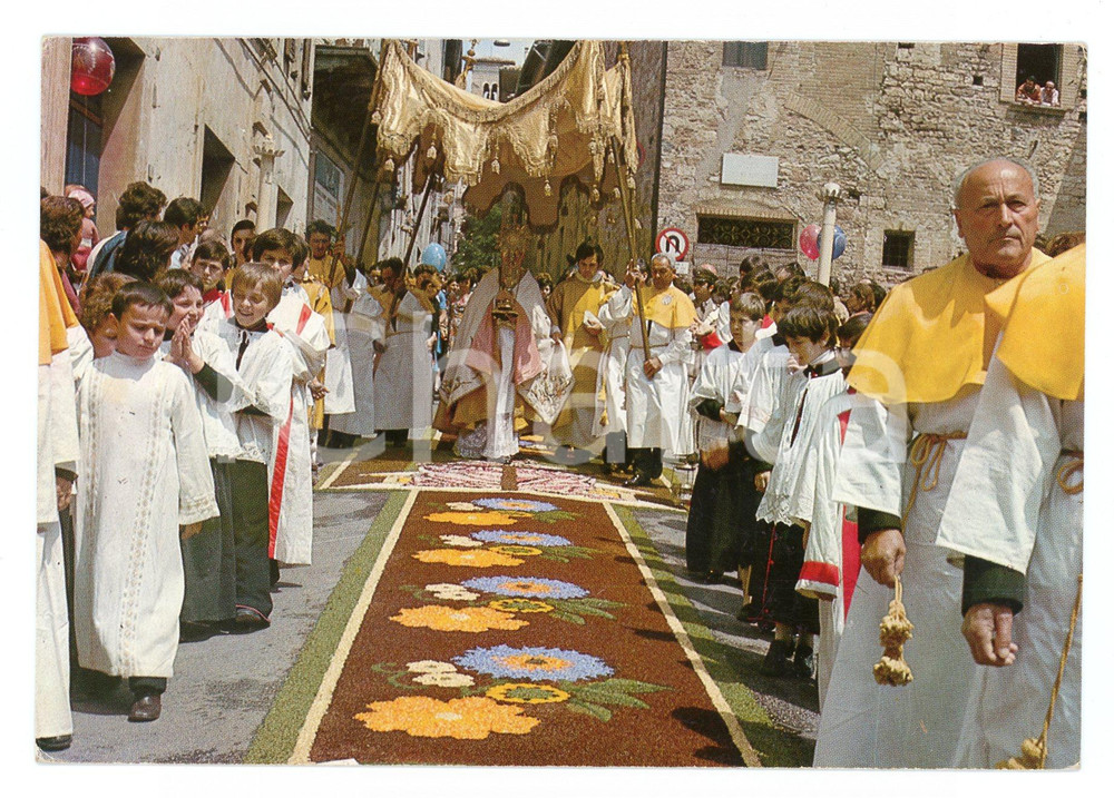 Cartolina originale da collezione 1975 SPELLO PG Infiorata per Corpus Domini Cartolina postale ANIMATA FG VG 1