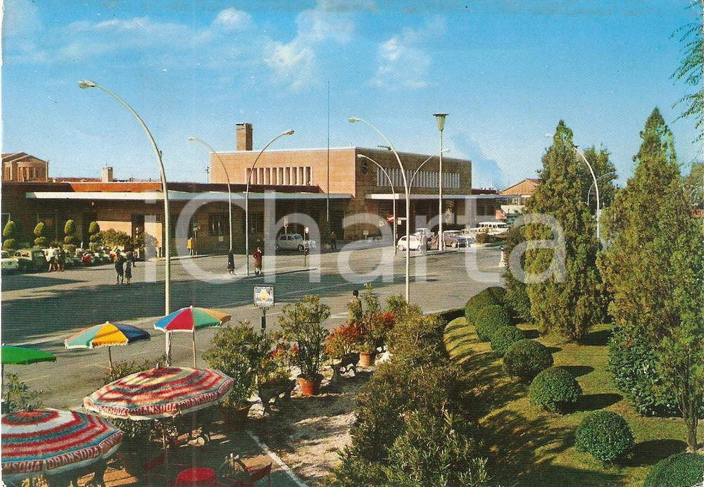 Cartolina originale da collezione 1969 TREVISO Ombrelloni ORANSODA in Piazzale Duca d Aosta Cartolina FG VG 1