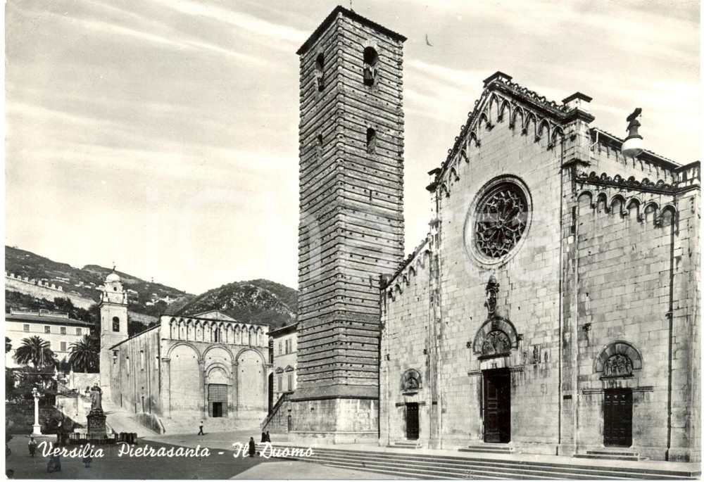 Cartolina originale da collezione 1963 PIETRASANTA (LU) Veduta di lato del DUOMO *Cartolina FG NV 1