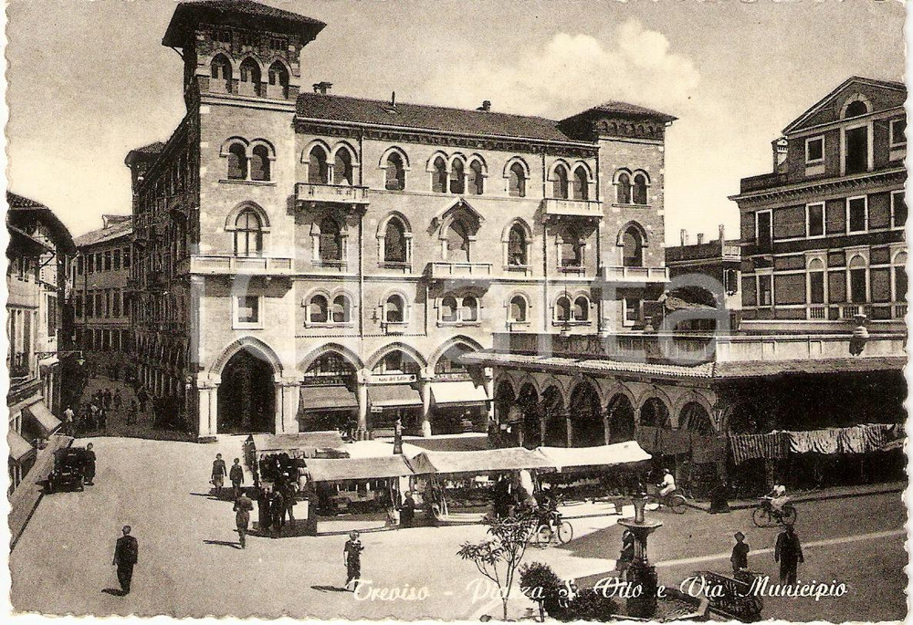 Cartolina originale da collezione 1954 TREVISO Mercato in Piazza SAN VITO Via Municipio ANIMATA *Cartolina FG VG 1