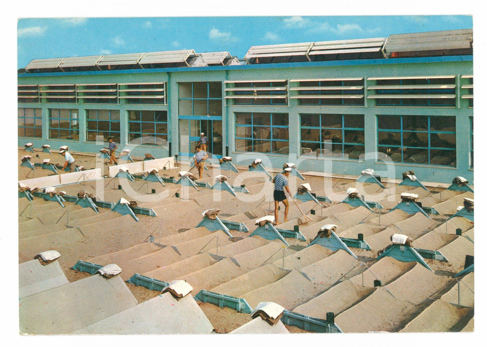 Cartolina originale da collezione 1970 ca GRADO Nuovo stabilimento sabbiatura Cartolina ANIMATA lavoranti 1