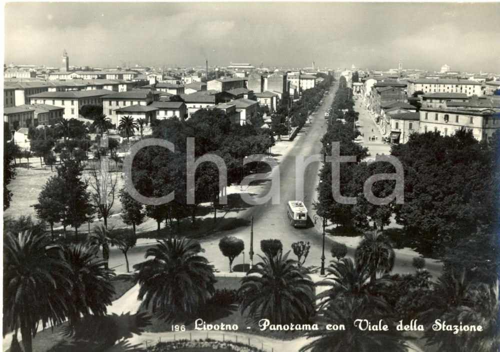 Cartolina originale da collezione 1952 LIVORNO Panorama del Viale della Stazione e FILOBUS Cartolina FG VG 1