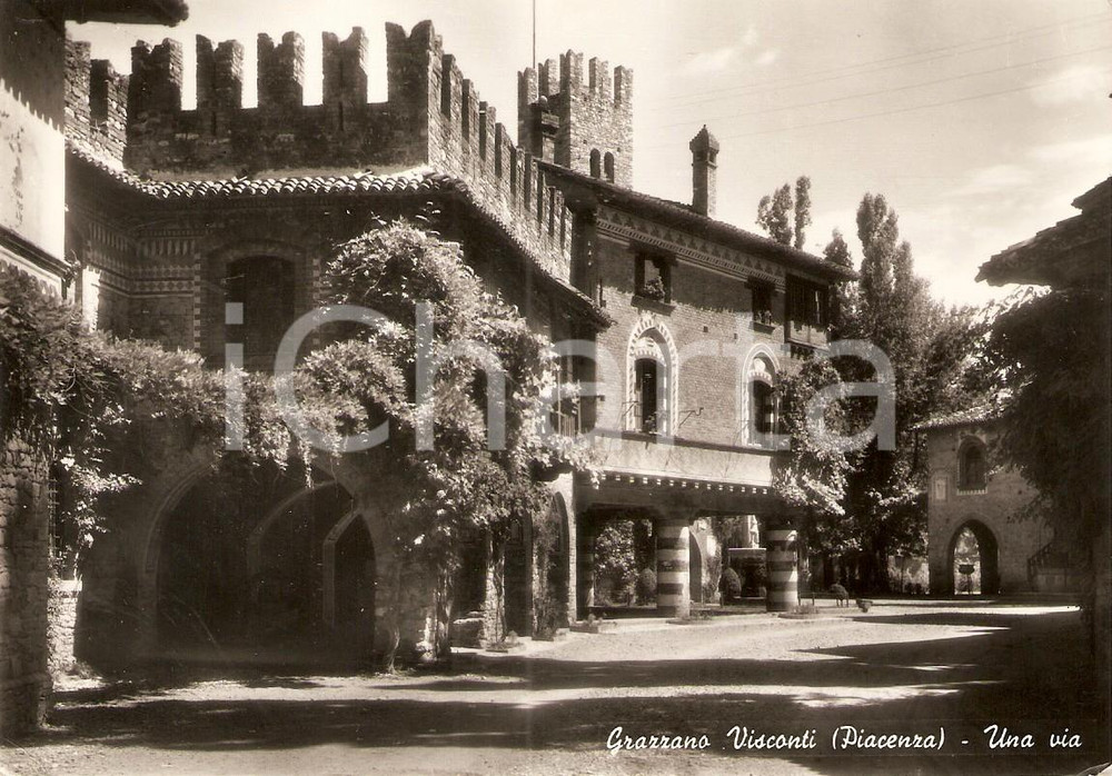 Cartolina originale da collezione 1955 GRAZZANO VISCONTI PC Scorcio di una via Cartolina FG VG 1