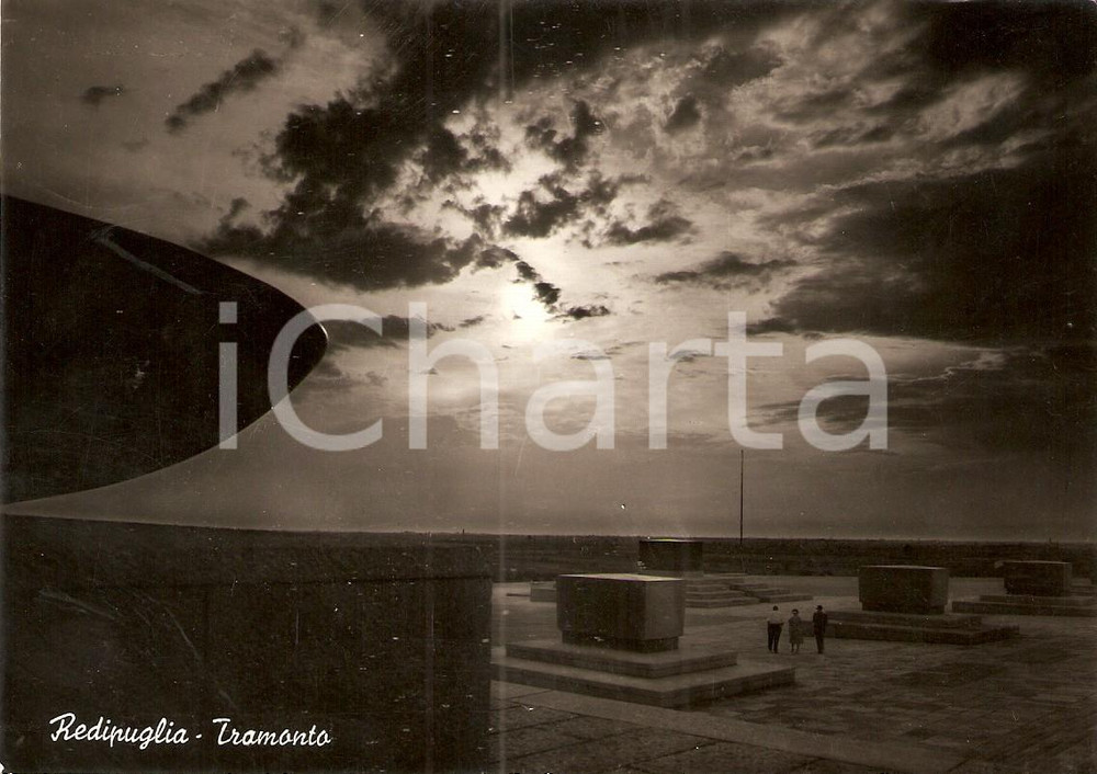 Cartolina originale da collezione 1954 FOGLIANO REDIPUGLIA (GO) Sacrario al tramonto ANIMATA *Cartolina FG VG 1